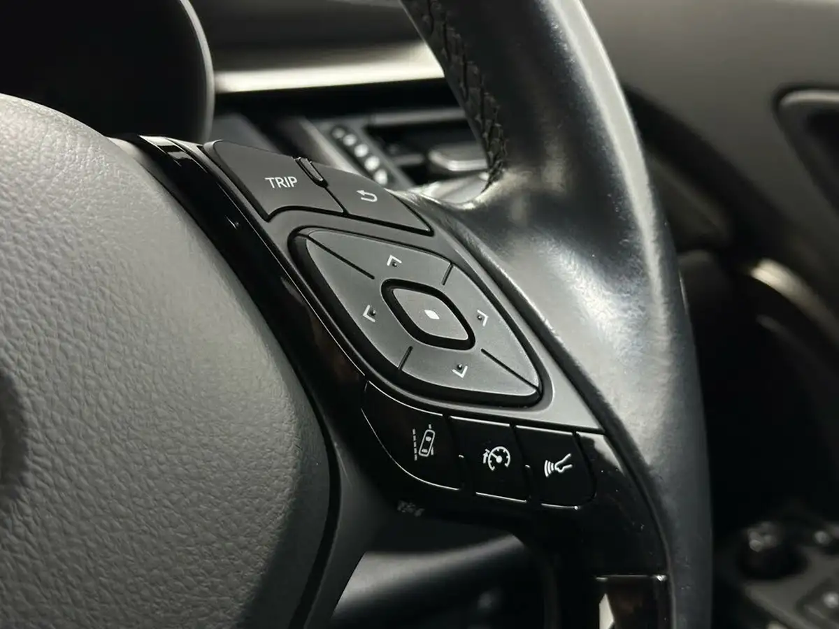 2018-toyota-c-hr-18-vvt-i-dynamic-big-13