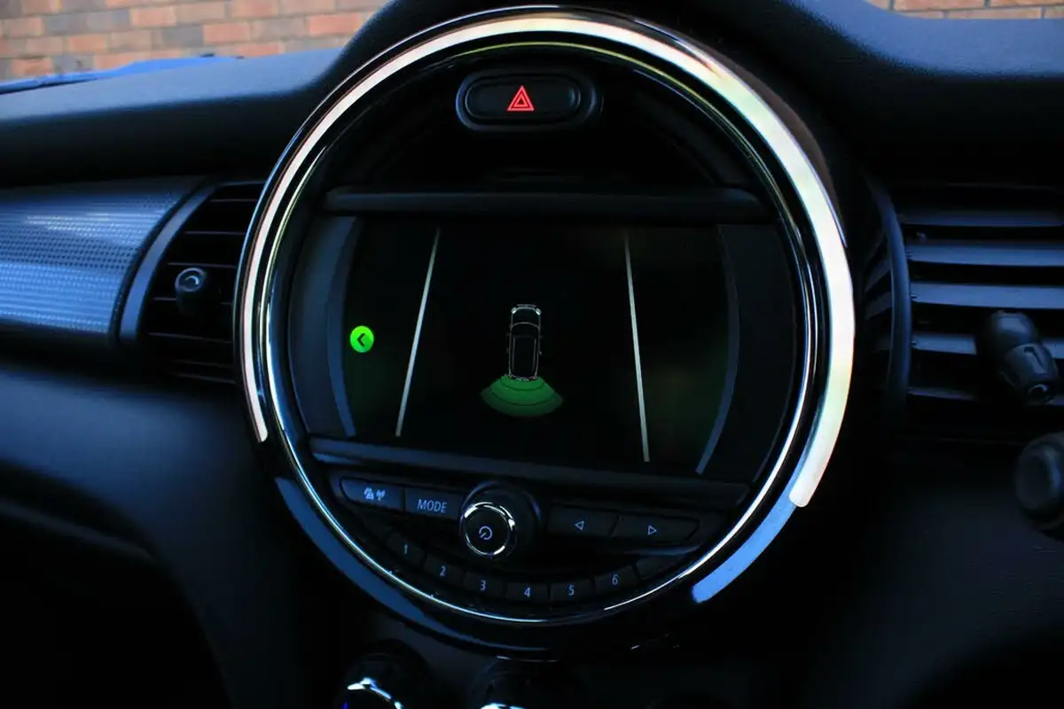 2019-mini-cooper-15-cooper-sport-hatchback-3d-big-21