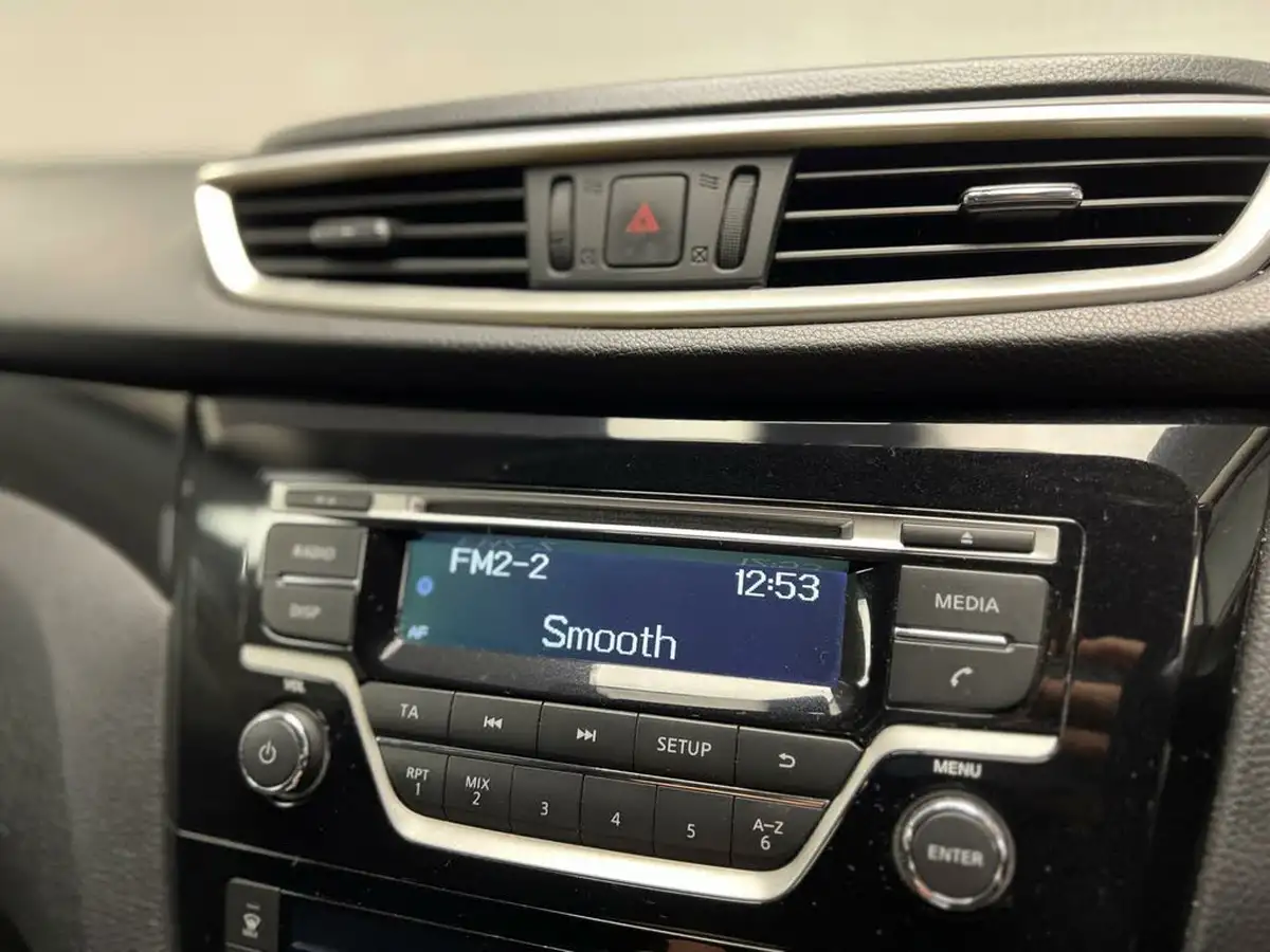 2014-nissan-qashqai-15dci-acenta-big-11