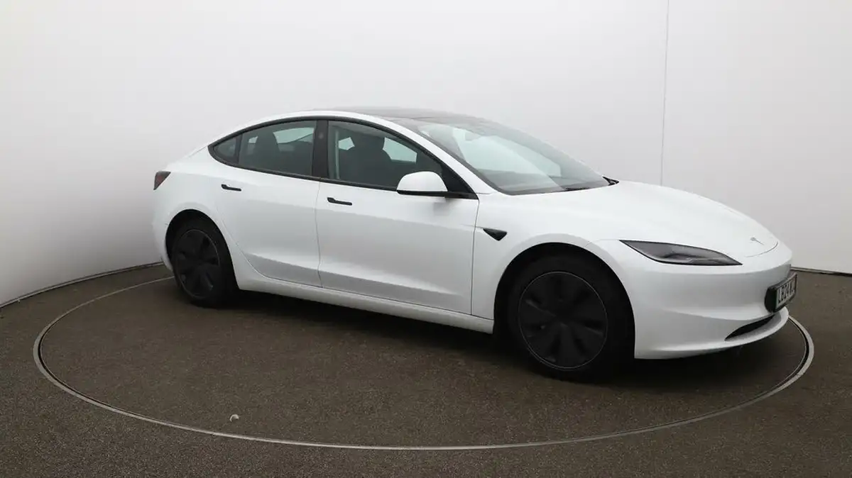 2024-tesla-model-3-e-rwd-big-36