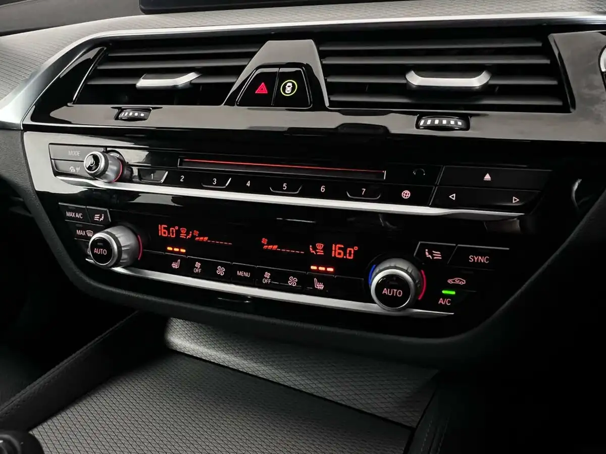 2018-bmw-5-series-30td-530d-m-sport-touring-5d-big-29