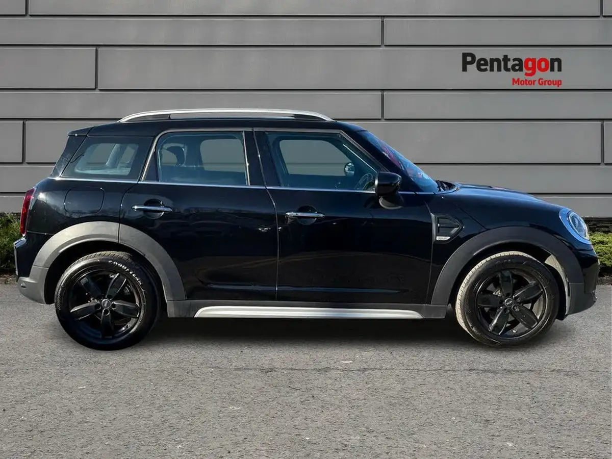 2021-mini-countryman-15-cooper-classic-big-10