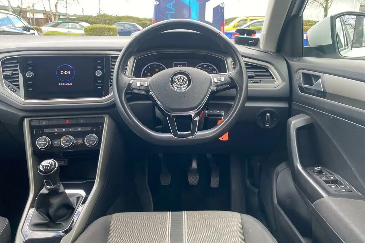 2020-volkswagen-t-roc-10-tsi-se-115ps-big-42