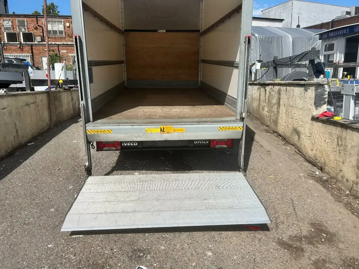2021-iveco-daily-s-class-23td-35s14-3450-eu6-chassis-cab-hi-matic-big-9
