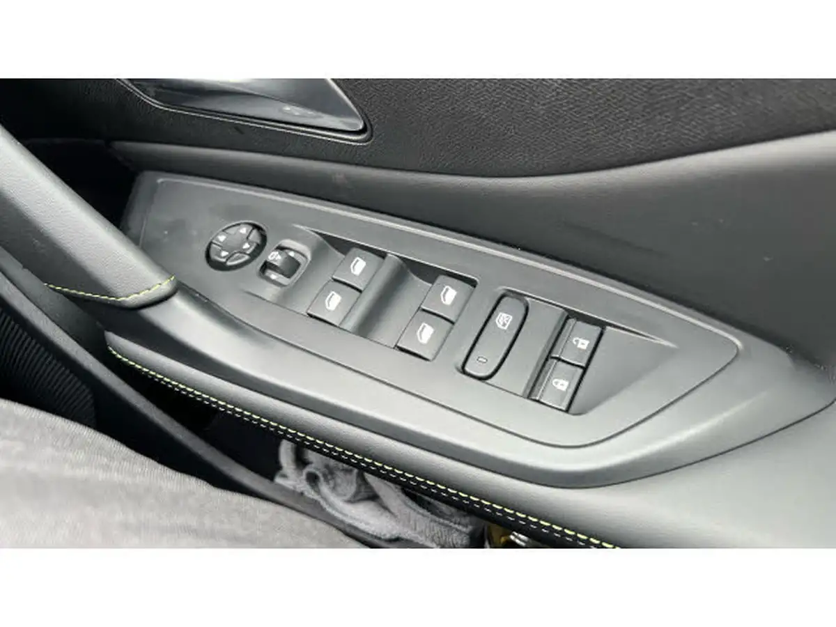 2024-peugeot-308-e-gt-big-26