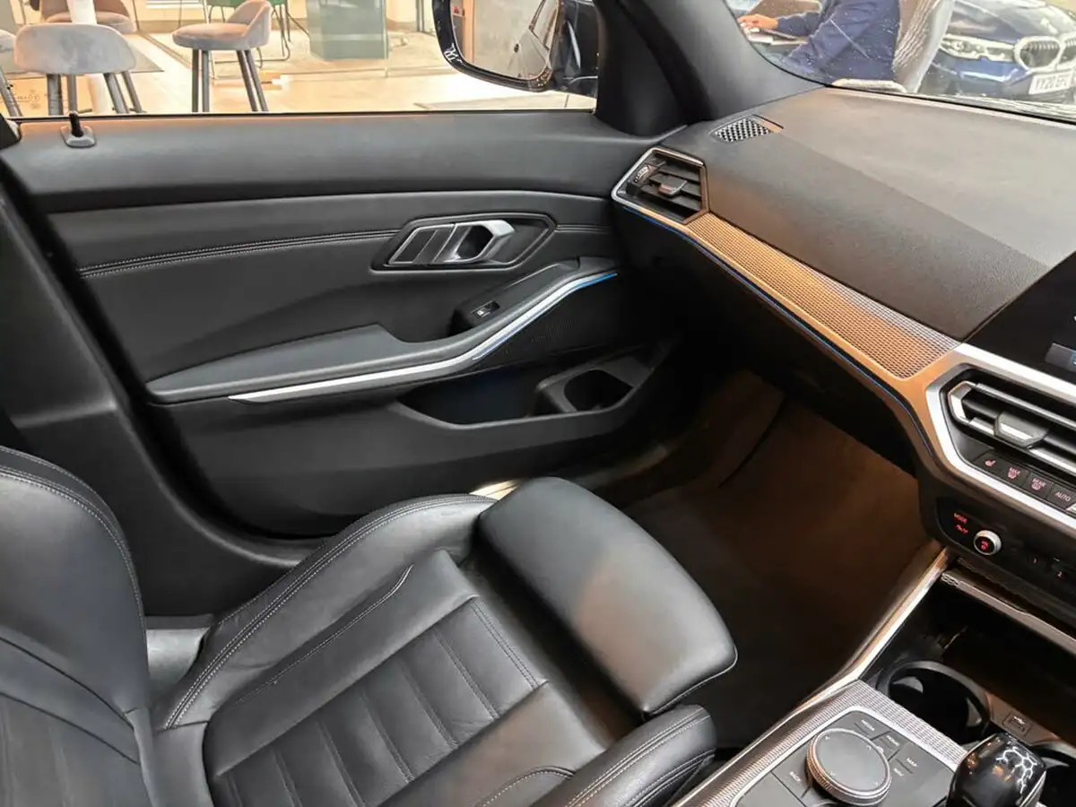 2019-bmw-3-series-20-330e-m-sport-plus-pack-big-40