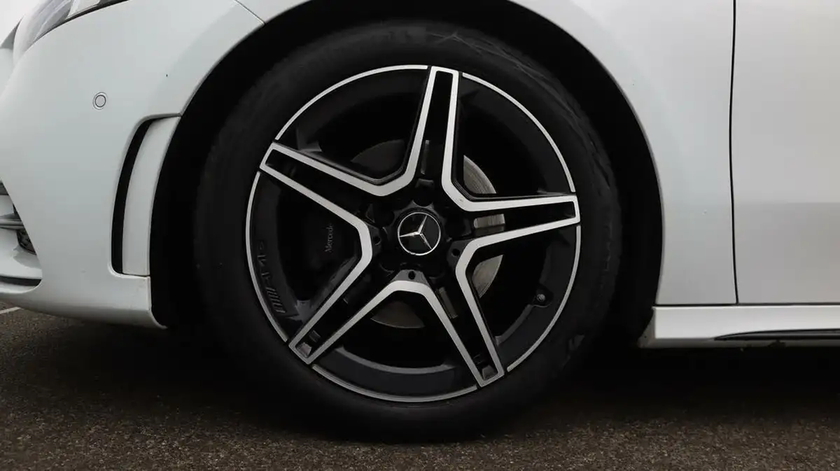 2022-mercedes-benz-a-class-13-a200-amg-line-premium-edition-saloon-4d-7g-dct-big-18