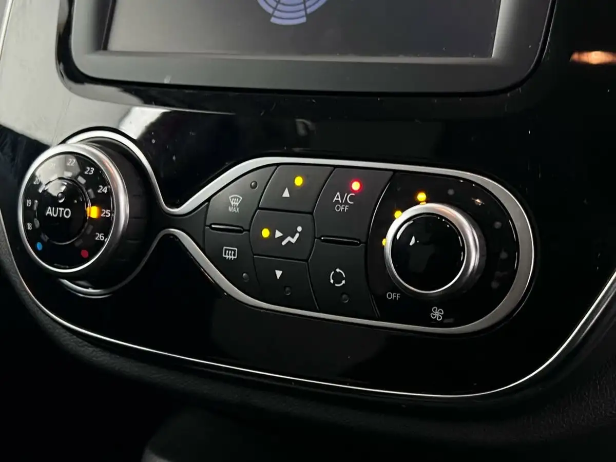 2019-renault-captur-13-tce-iconic-150bhp-ss-edc-auto-big-30
