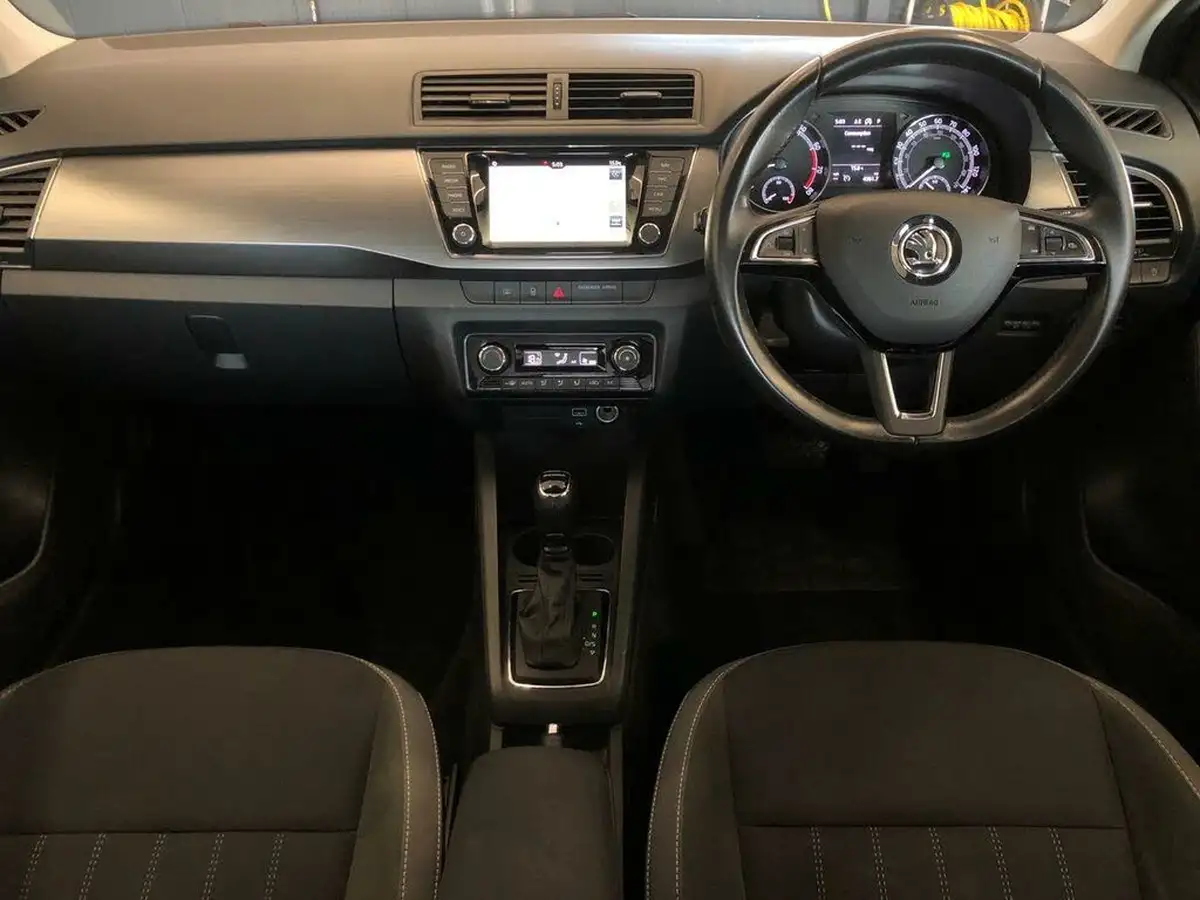 2019-skoda-fabia-10-tsi-se-l-109ps-estate-dsg-big-9