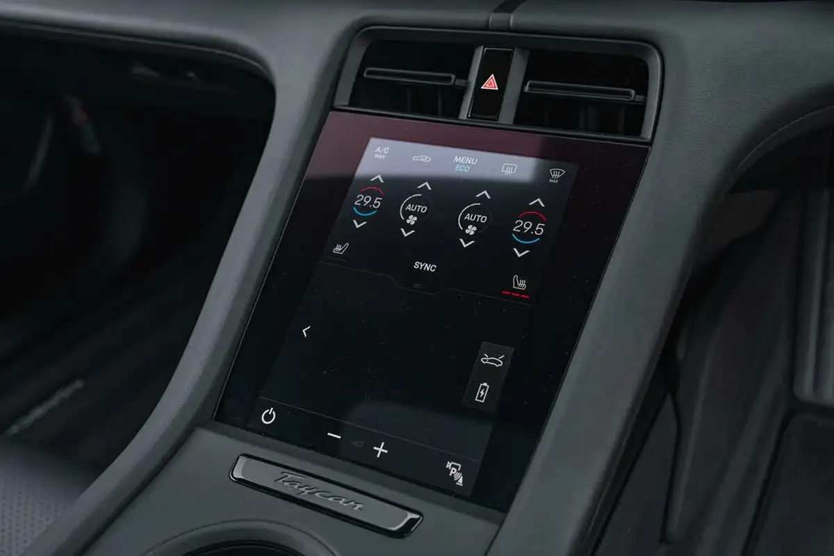 2022-porsche-taycan-e-base-408ps-big-48
