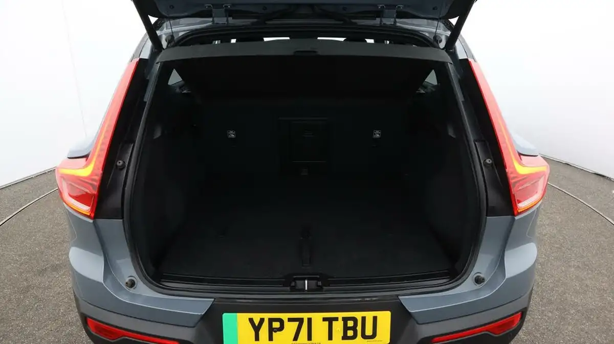 2021-volvo-xc40-e-twin-recharge-plus-big-17