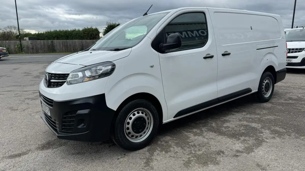 2019-vauxhall-vivaro-15td-2900-l2h1-dynamic-big-12