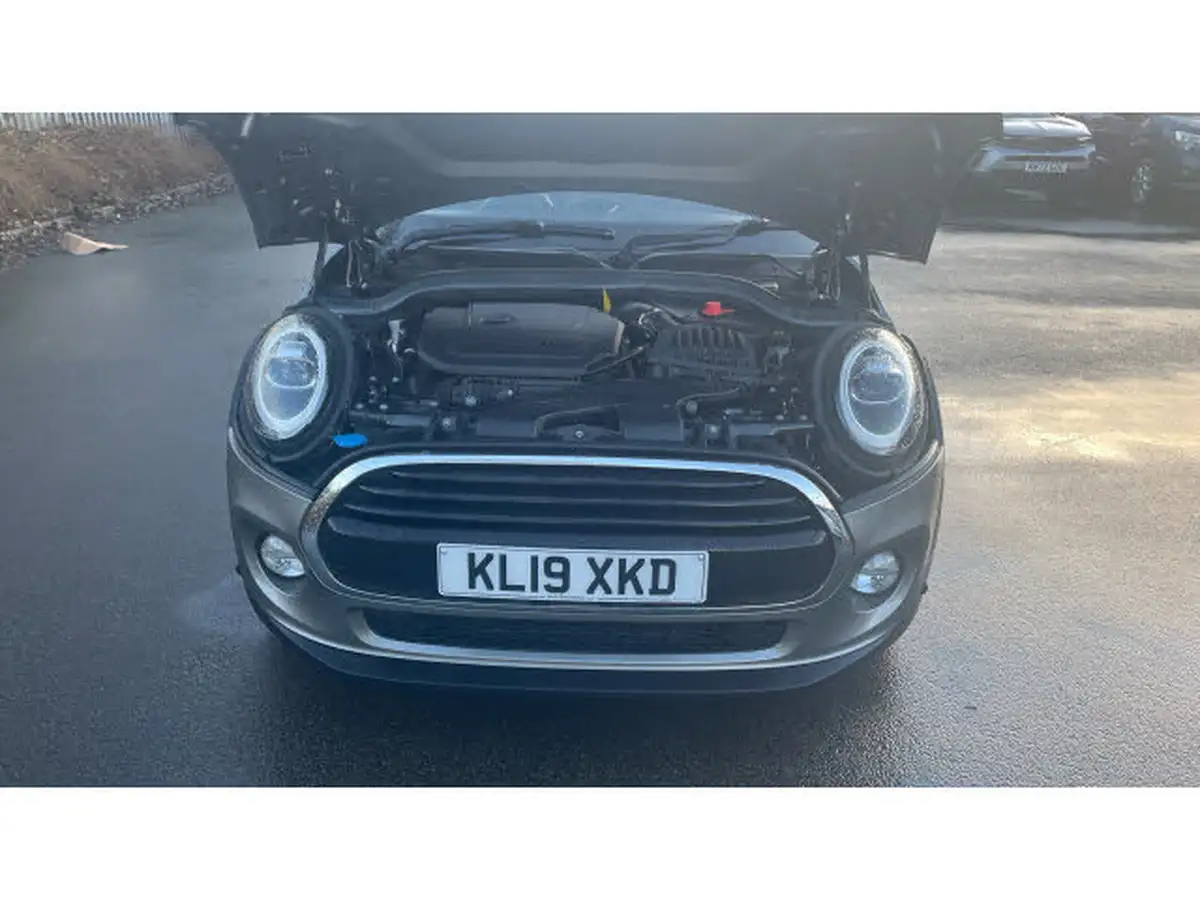 2019-mini-cooper-15-cooper-classic-hatchback-3d-big-7