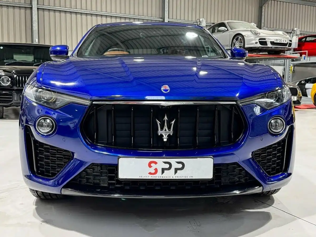 2019-maserati-levante-30-gransport-nerissimo-pack-ss-big-8