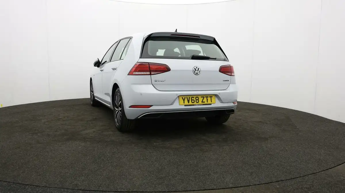 2019-volkswagen-golf-15-tsi-se-130ps-ss-hatchback-5d-big-22