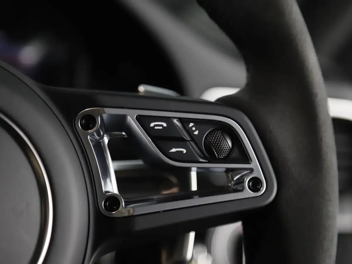 2019-porsche-911-30-carrera-4-gts-coupe-big-46