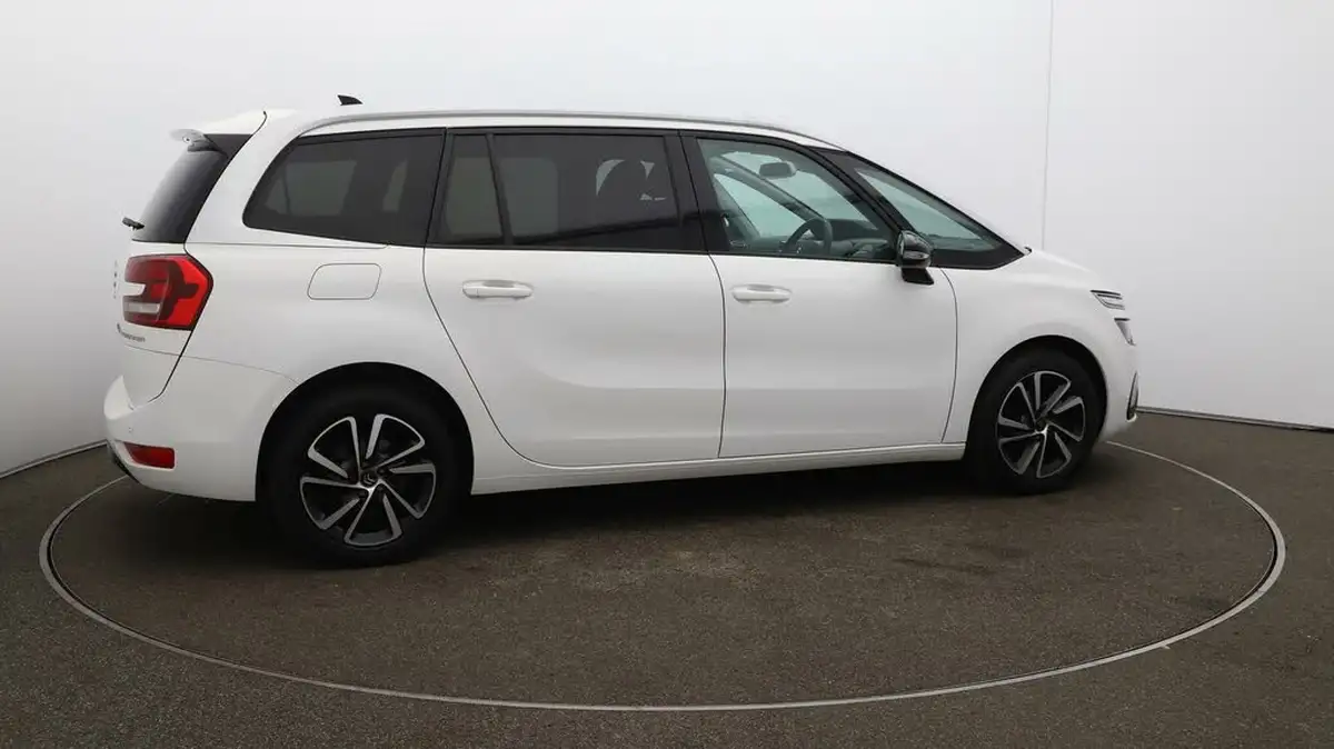 2022-citroen-grand-c4-spacetourer-12-puretech-sense-eat8-big-44