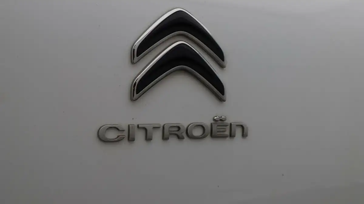 2022-citroen-grand-c4-spacetourer-12-puretech-sense-eat8-big-22