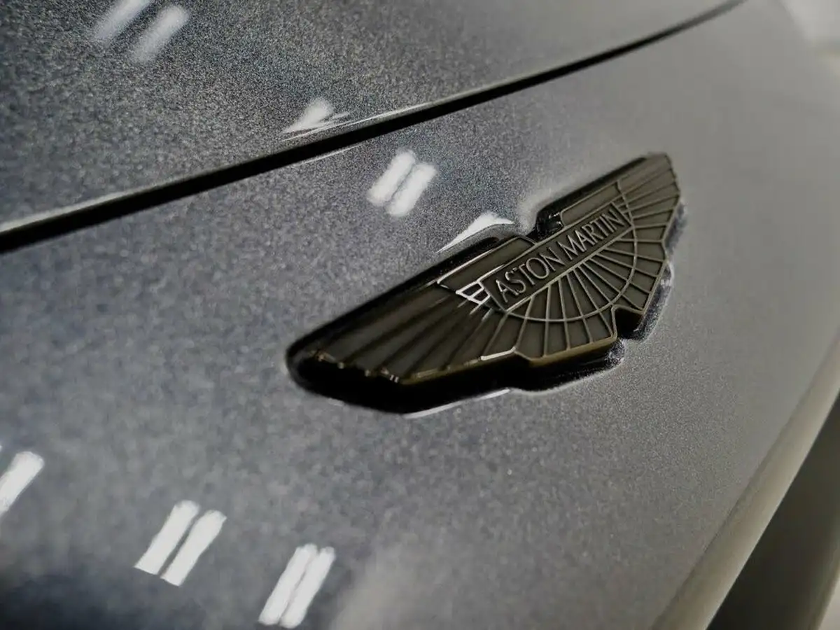 2024-aston-martin-vantage-40-v8-vantage-coupe-auto-big-40