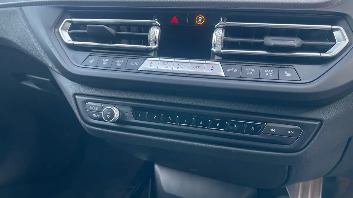 2023-bmw-1-series-15-118i-m-sport-lcp-dct-big-25