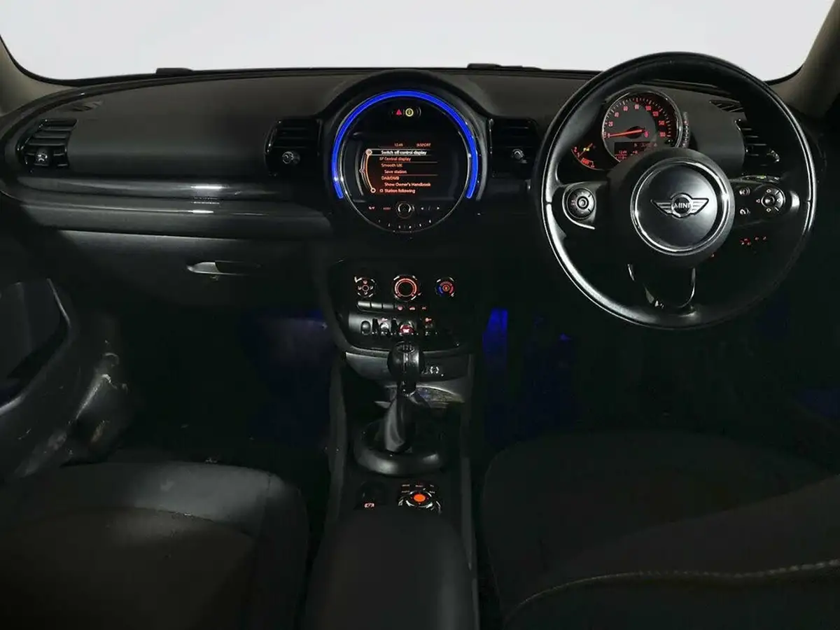 2017-mini-clubman-15-cooper-ss-big-2