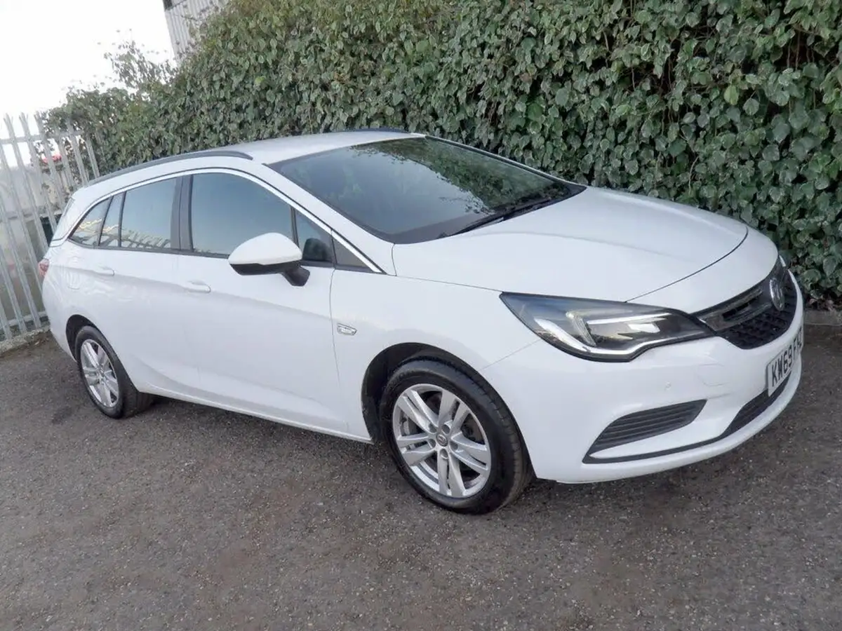 2019-vauxhall-astra-big-11