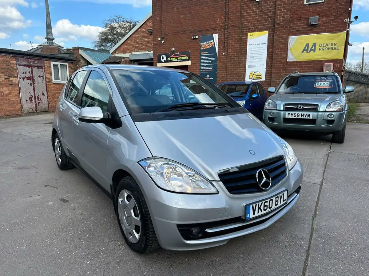 2010-mercedes-benz-a-class-15-a160-classic-se-5d-cvt-big-0