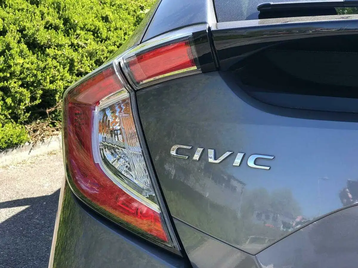 2019-honda-civic-15-vtec-turbo-sport-ss-big-26