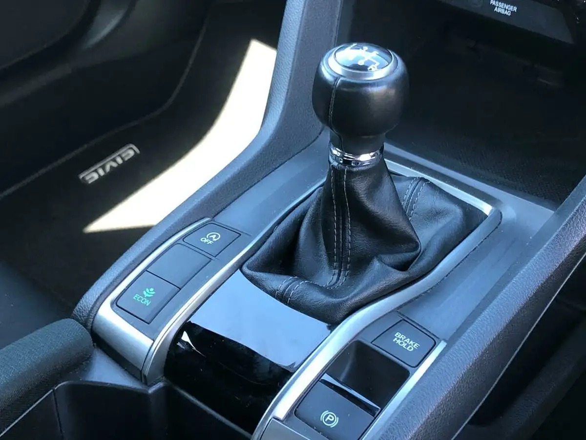2019-honda-civic-15-vtec-turbo-sport-ss-big-50