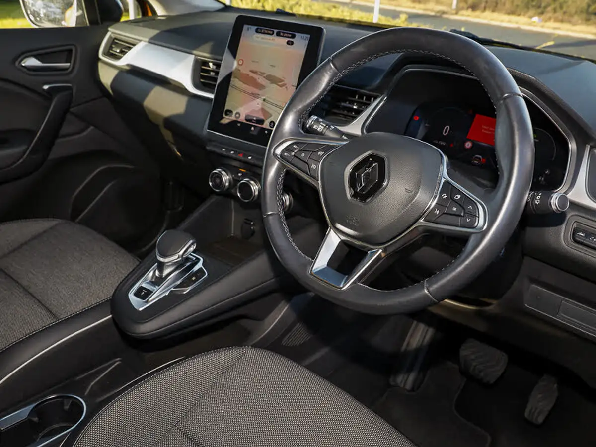 2021-renault-captur-16-s-edition-160ps-phev-big-10