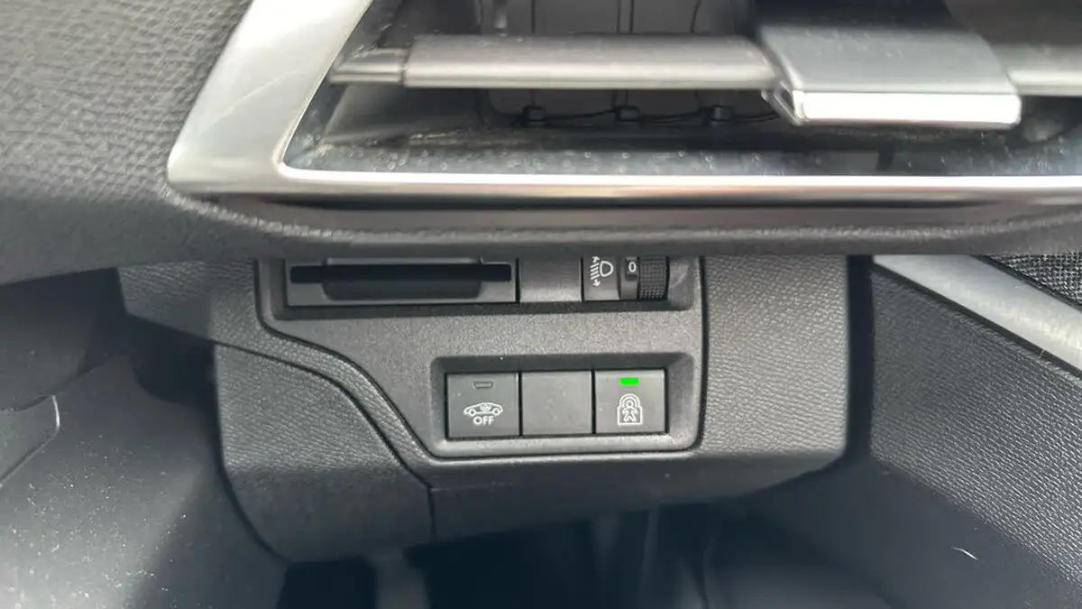 2018-peugeot-3008-suv-15-bluehdi-allure-big-17