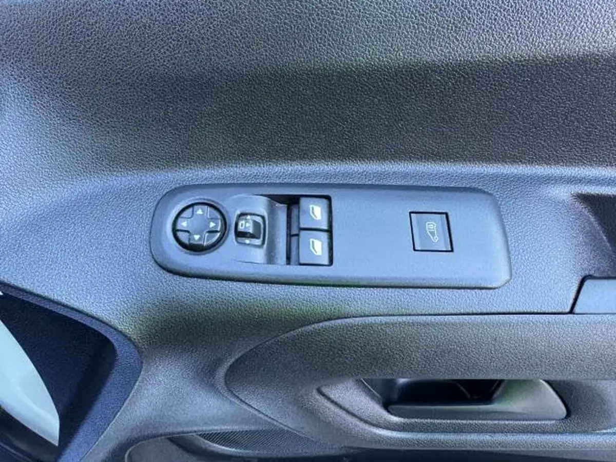 2021-peugeot-partner-15-bluehdi-1000-professional-100ps-eu6dt-panel-big-16