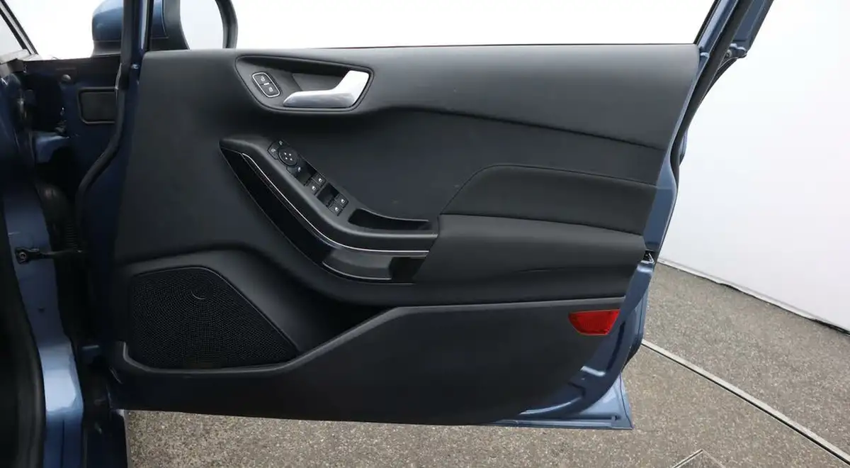 2022-ford-fiesta-10t-st-line-100ps-5d-big-15