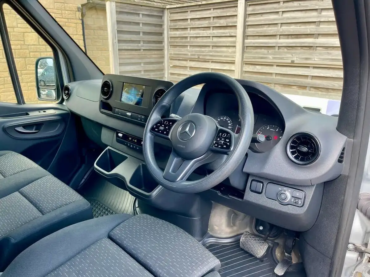 2023-mercedes-benz-sprinter-20cdi-315-l2h1-premium-big-10
