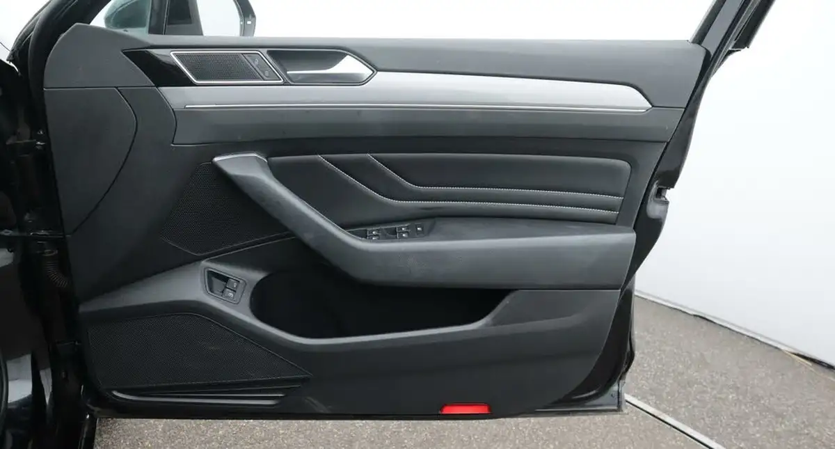 2021-volkswagen-passat-14-tsi-gte-saloon-4d-big-15