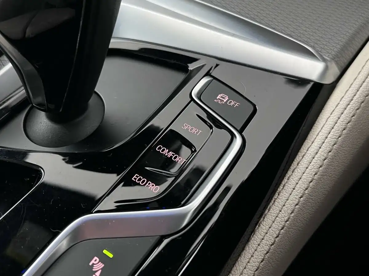 2017-bmw-5-series-20-530i-m-sport-saloon-4d-big-46