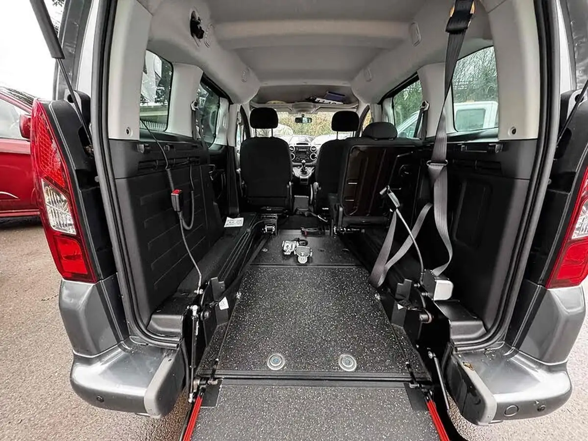 2017-peugeot-partner-big-24