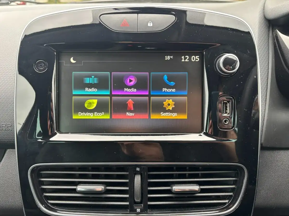 2013-renault-clio-09-dynamique-s-big-11