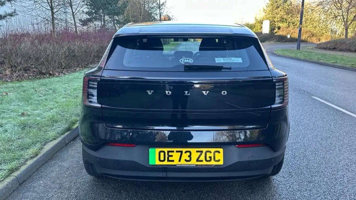 2024-volvo-ex30-e-single-motor-plus-extended-range-big-23