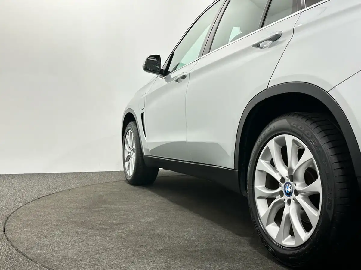 2017-bmw-x5-20-xdrive40e-se-auto-big-48