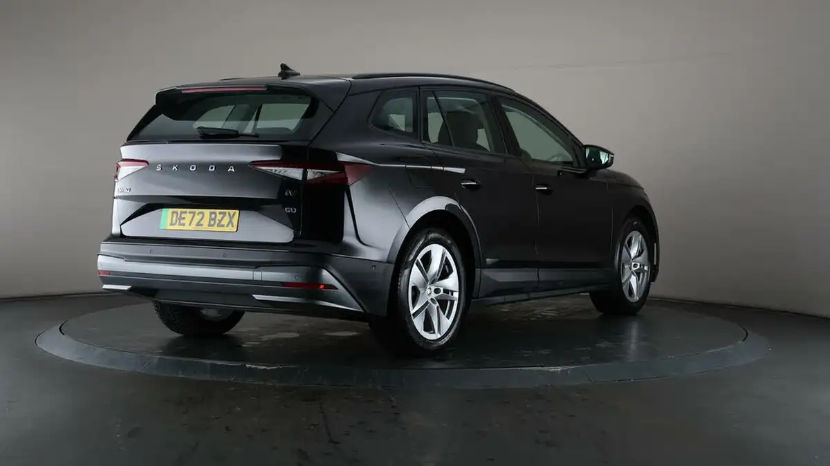 2022-skoda-enyaq-e-60-big-61