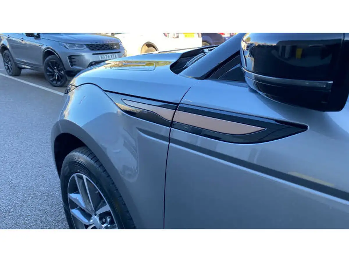 2024-land-rover-range-rover-evoque-15-p300e-dynamic-se-big-19
