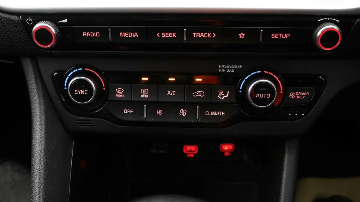2021-kia-niro-16-gdi-phev-2-big-11