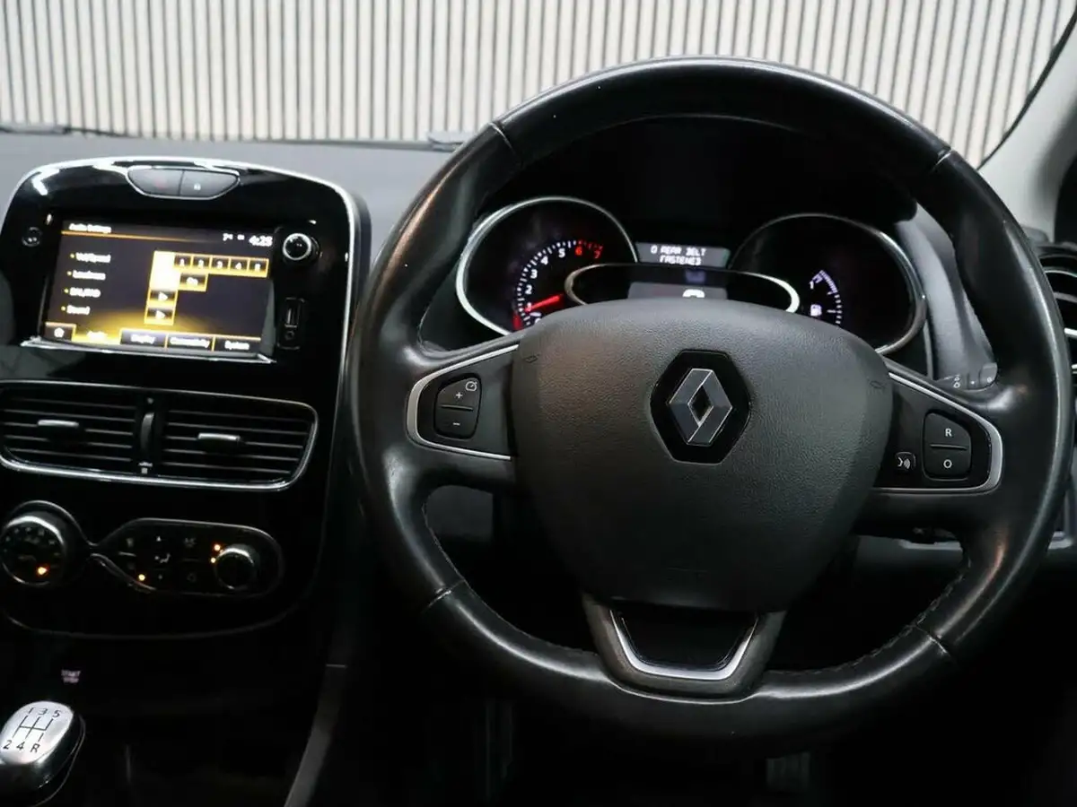 2018-renault-clio-09-tce-gt-line-big-39