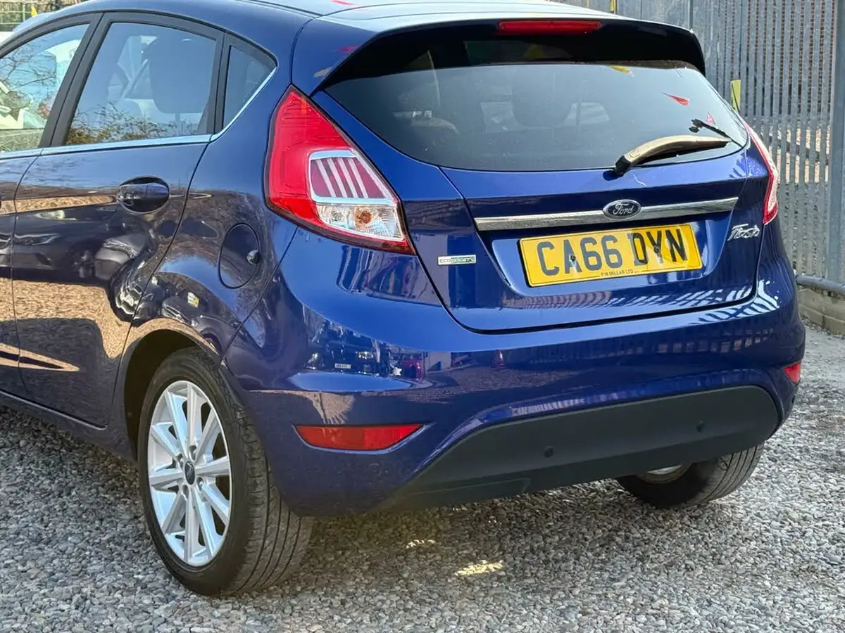 2017-ford-fiesta-10t-titanium-125ps-ecoboost-ss-5d-big-7