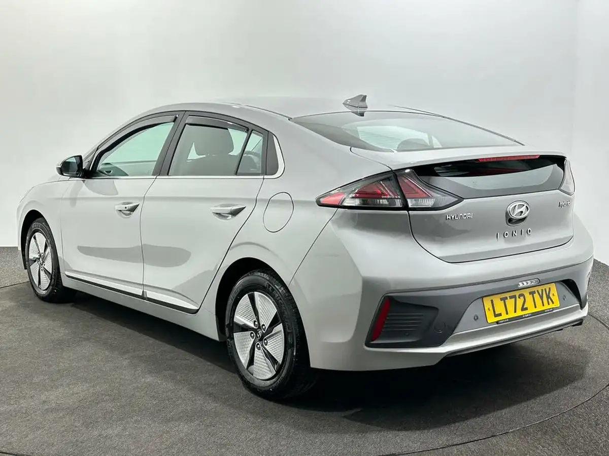 2022-hyundai-ioniq-16-gdi-premium-hybrid-big-4
