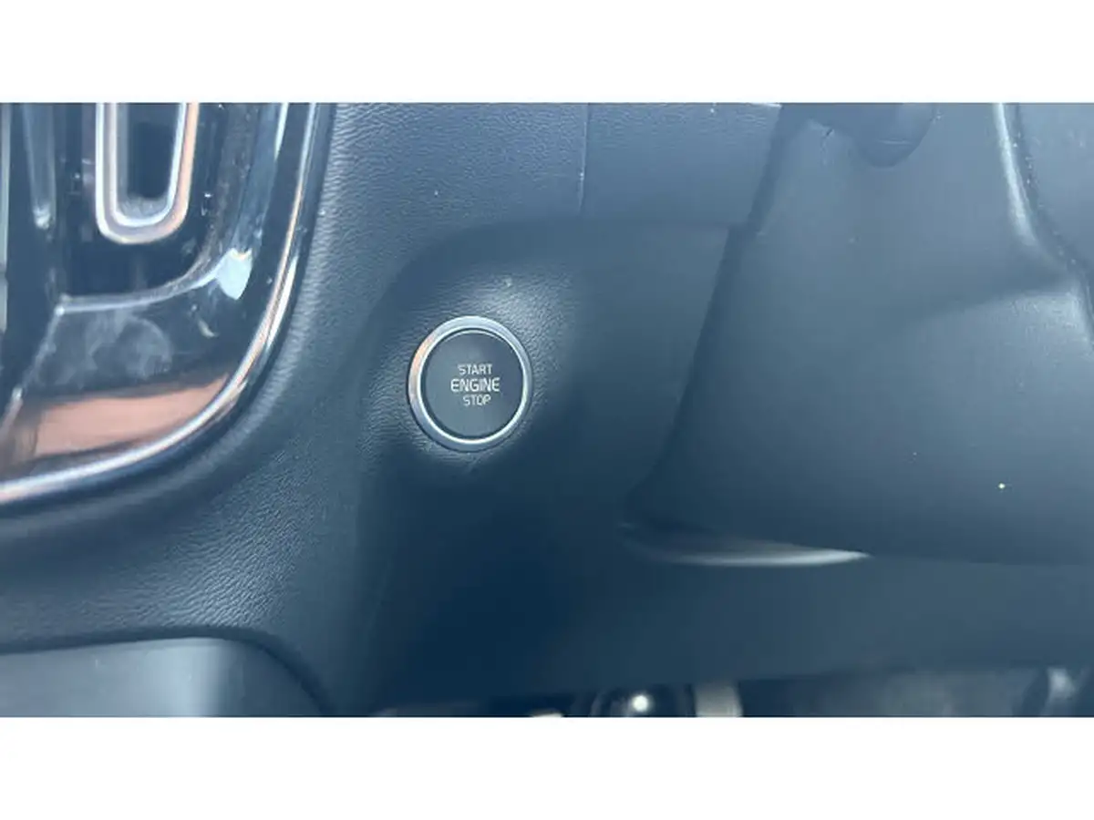 2022-volvo-xc40-20-b3-plus-big-63