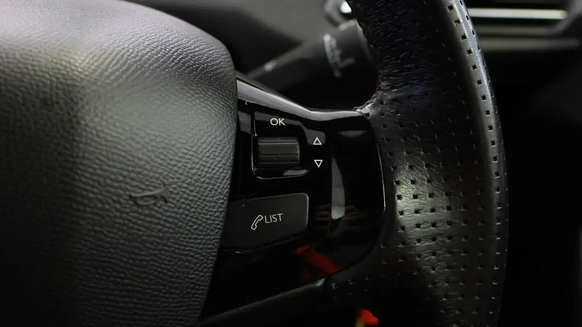 2020-peugeot-308-sw-12-puretech-gt-line-big-23