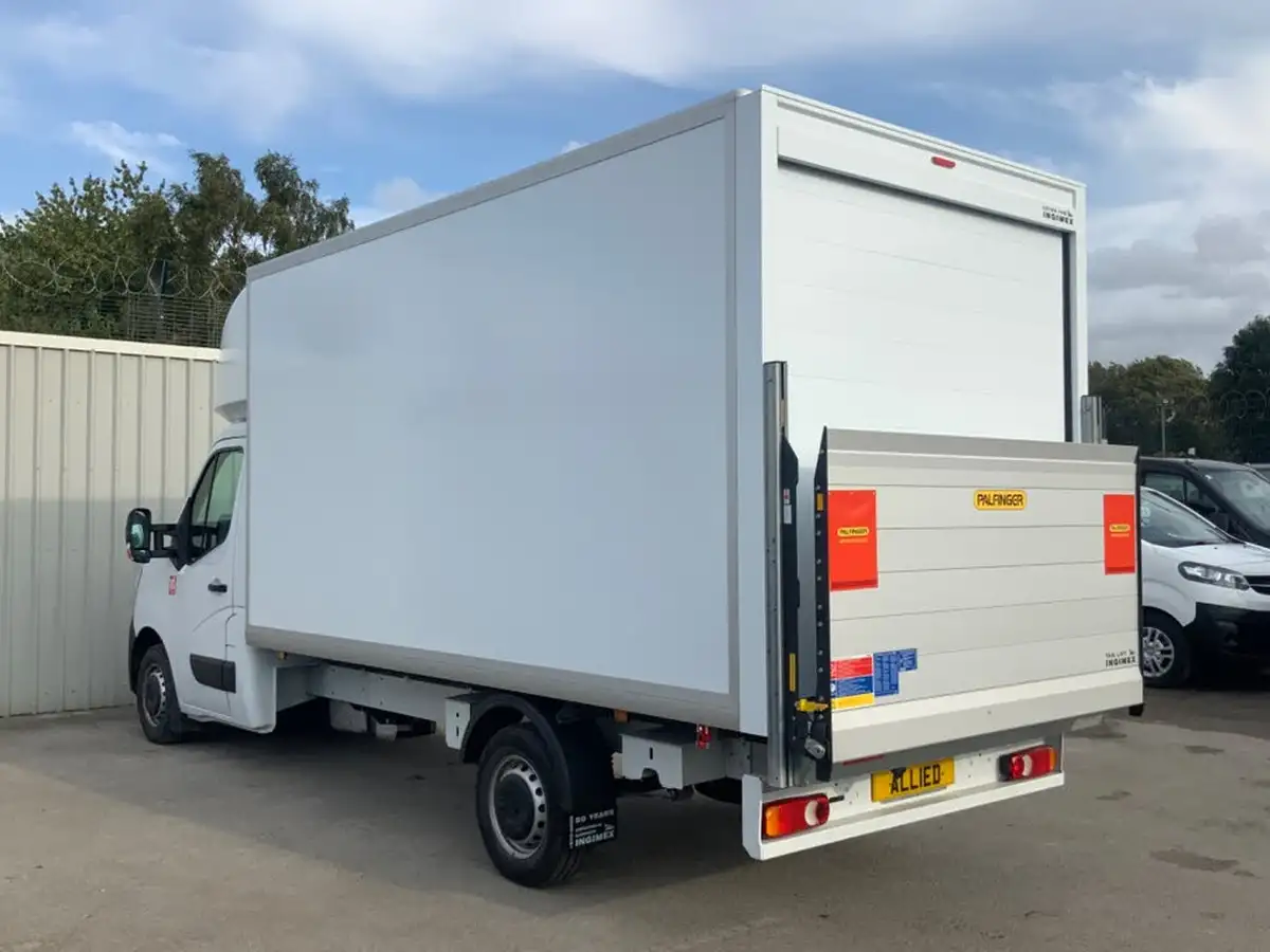 2023-renault-master-big-4