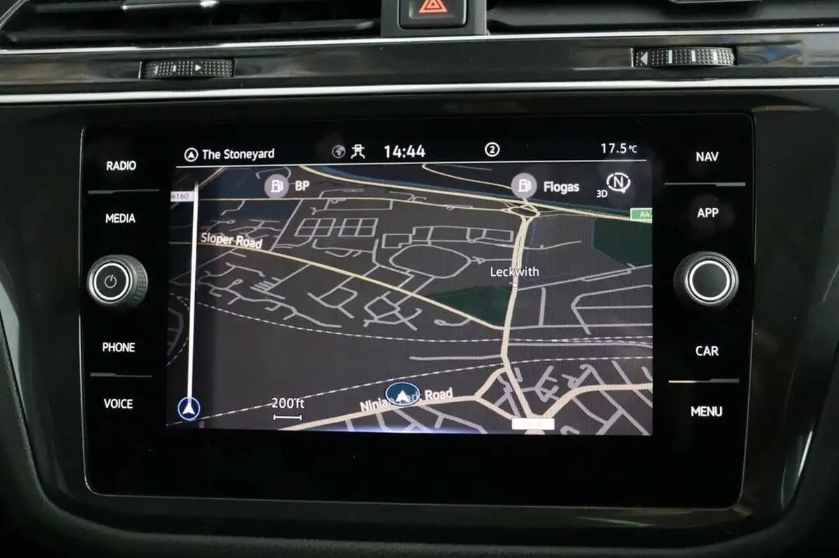 2021-volkswagen-tiguan-allspace-20tdi-sel-150ps-dsg-big-2
